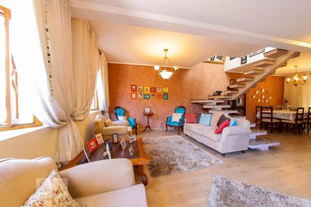 Sala de Estar de casa à venda com 4 quartos, 267m² em Vila Barros, Guarulhos