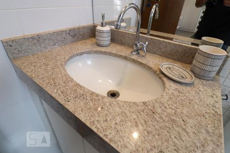 Apartamento para alugar com 56m², 2 quartos e 1 vaga Apartamento para alugar com 56m², 2 quartos e 1 vagaBanheiro da Suíte