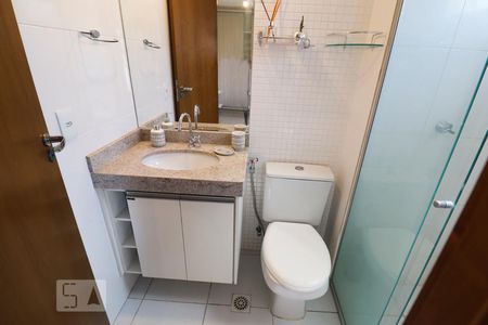 Apartamento para alugar com 56m², 2 quartos e 1 vaga Apartamento para alugar com 56m², 2 quartos e 1 vagaBanheiro da Suíte