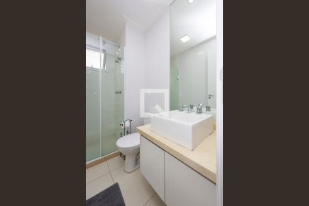 Apartamento à venda com 70m², 2 quartos e 2 vagas Apartamento à venda com 70m², 2 quartos e 2 vagasBanheiro 2