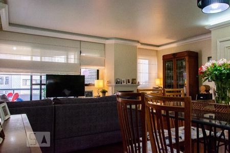 Apartamento à venda com 145m², 4 quartos e 3 vagasSala