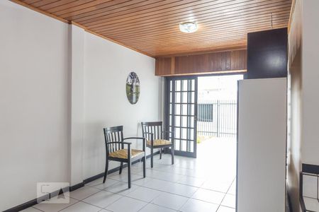 Sala 01 de casa para alugar com 4 quartos, 230m² em Novo Mundo, Curitiba