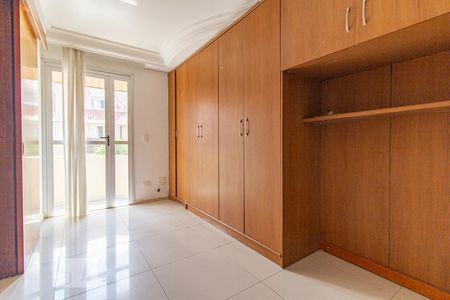 Quarto 1 de casa de condomínio para alugar com 3 quartos, 180m² em Fanny, Curitiba