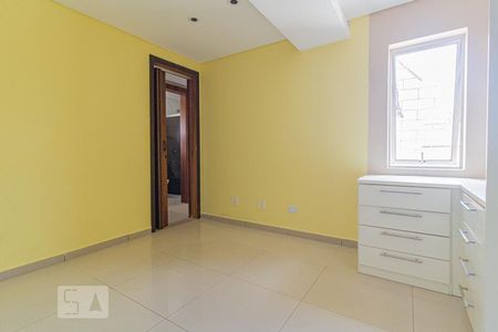 Quarto 2 de casa de condomínio para alugar com 3 quartos, 180m² em Fanny, Curitiba