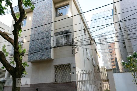 Apartamento à venda com 95m², 3 quartos e 1 vaga Apartamento à venda com 95m², 3 quartos e 1 vagaFachada