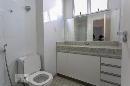 Apartamento à venda com 95m², 3 quartos e 1 vaga Apartamento à venda com 95m², 3 quartos e 1 vagaBanheiro