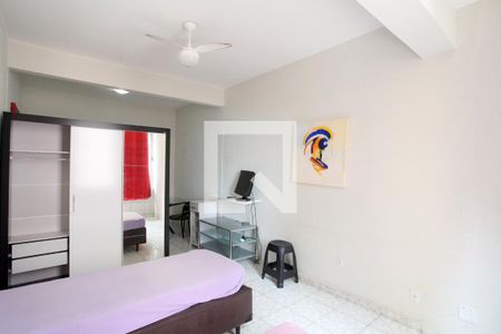 Quarto  de kitnet/studio para alugar com 1 quarto, 33m² em Boqueirão, Santos