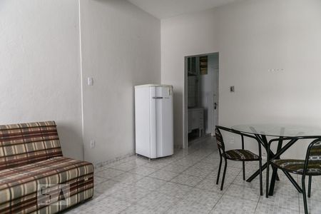Sala de kitnet/studio para alugar com 1 quarto, 33m² em Boqueirão, Santos