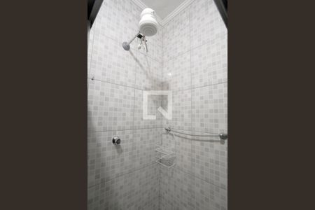 Banheiro  de kitnet/studio para alugar com 1 quarto, 33m² em Boqueirão, Santos