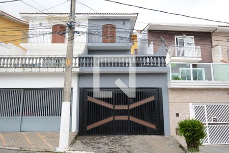 Casa à venda com 130m², 2 quartos e 2 vagasFachada