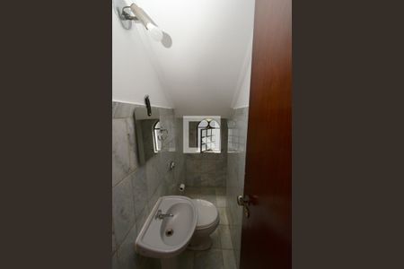 Casa à venda com 130m², 2 quartos e 2 vagasLavabo