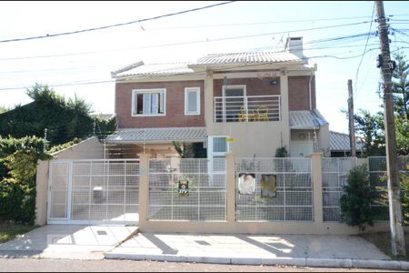 Casa para alugar com 350m², 4 quartos e 2 vagasFachada