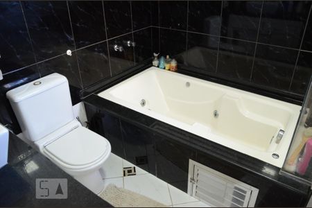 Casa para alugar com 350m², 4 quartos e 2 vagasBanheiro