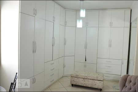 Casa para alugar com 350m², 4 quartos e 2 vagasQuarto