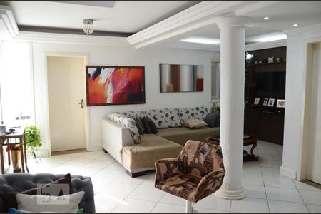 Sala de casa à venda com 4 quartos, 350m² em Igara, Canoas
