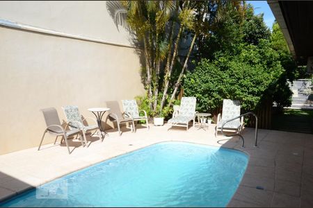 Casa para alugar com 350m², 4 quartos e 2 vagasÁrea externa