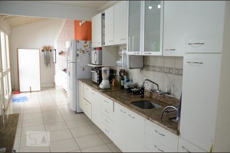 Casa para alugar com 350m², 4 quartos e 2 vagasCozinha