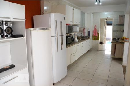 Casa para alugar com 350m², 4 quartos e 2 vagasCozinha