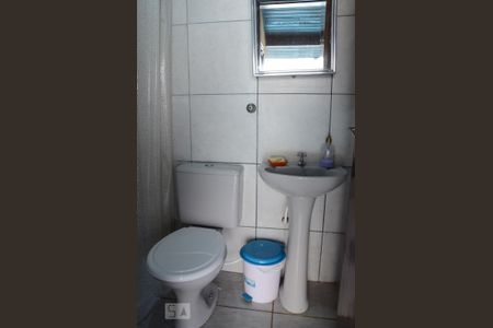 Casa para alugar com 350m², 4 quartos e 2 vagasBanheiro externo
