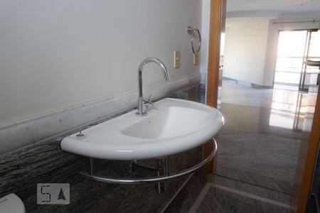 Apartamento para alugar com 300m², 4 quartos e 4 vagasBanheiro