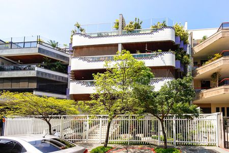 Apartamento para alugar com 78m², 3 quartos e 3 vagas Apartamento para alugar com 78m², 3 quartos e 3 vagasFachada