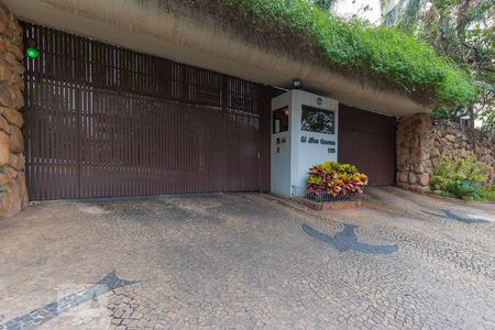 Apartamento à venda com 160m², 4 quartos e 2 vagasFachada e portaria