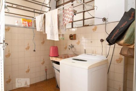 Casa à venda com 250m², 5 quartos e 1 vaga Casa à venda com 250m², 5 quartos e 1 vagaÁrea de Serviço