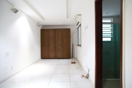 Casa de condomínio à venda com 250m², 6 quartos e 1 vagaQuarto Suíte 6