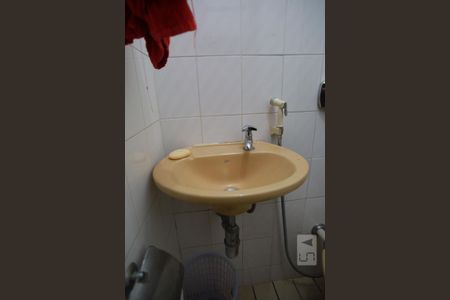 Casa de condomínio à venda com 250m², 6 quartos e 1 vagaBanheiro de Serviço