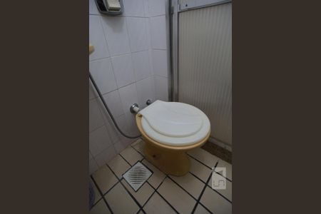 Casa de condomínio à venda com 250m², 6 quartos e 1 vagaBanheiro de Serviço