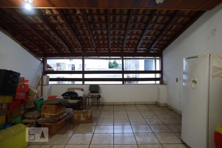 Casa de condomínio à venda com 250m², 6 quartos e 1 vagaTerraço