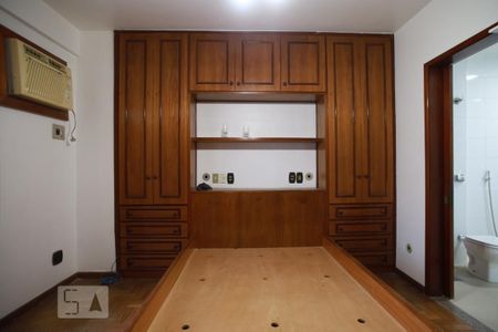 Casa de condomínio à venda com 250m², 6 quartos e 1 vagaQuarto Suíte 4
