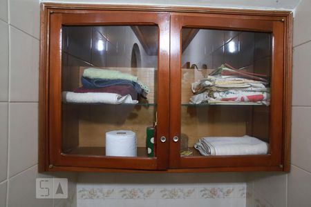 Casa de condomínio à venda com 250m², 6 quartos e 1 vagaLavabo