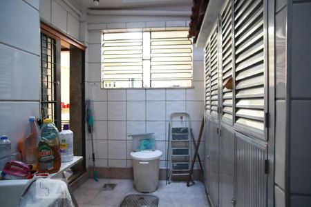 Casa de condomínio à venda com 250m², 6 quartos e 1 vagaÁrea de Serviço
