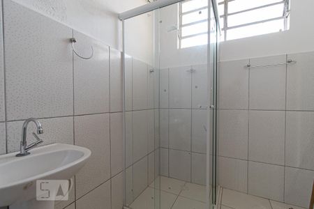 Banheiro de kitnet/studio para alugar com 1 quarto, 34m² em Centro, São Paulo