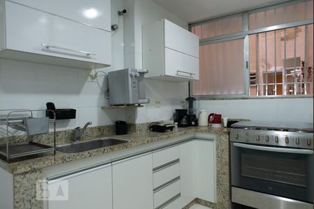 Apartamento para alugar com 113m², 3 quartos e sem vagaCozinha