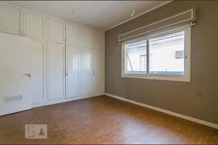 Casa à venda com 625m², 4 quartos e 5 vagas Casa à venda com 625m², 4 quartos e 5 vagasSuíte