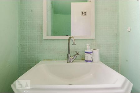 Casa à venda com 625m², 4 quartos e 5 vagas Casa à venda com 625m², 4 quartos e 5 vagasLavabo