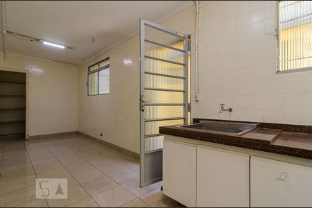 Casa à venda com 625m², 4 quartos e 5 vagas Casa à venda com 625m², 4 quartos e 5 vagasCozinha