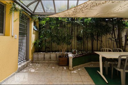 Casa à venda com 625m², 4 quartos e 5 vagas Casa à venda com 625m², 4 quartos e 5 vagasQuintal