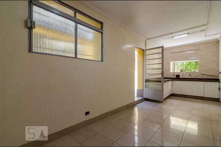Casa à venda com 625m², 4 quartos e 5 vagas Casa à venda com 625m², 4 quartos e 5 vagasCozinha