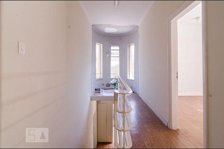Casa à venda com 625m², 4 quartos e 5 vagas Casa à venda com 625m², 4 quartos e 5 vagasHall