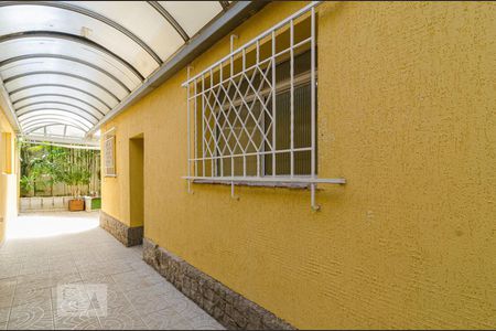 Casa à venda com 625m², 4 quartos e 5 vagas Casa à venda com 625m², 4 quartos e 5 vagasQuintal