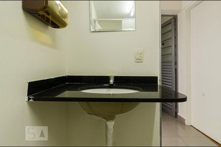 Casa à venda com 625m², 4 quartos e 5 vagas Casa à venda com 625m², 4 quartos e 5 vagasBanheiro edícula