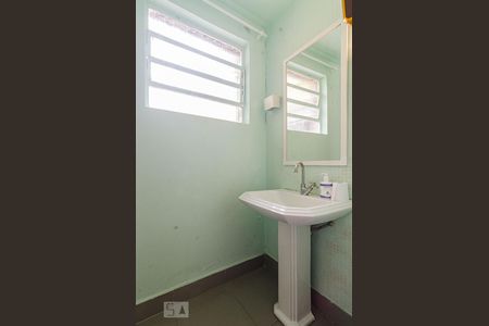 Casa à venda com 625m², 4 quartos e 5 vagas Casa à venda com 625m², 4 quartos e 5 vagasLavabo