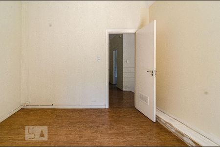 Casa à venda com 625m², 4 quartos e 5 vagas Casa à venda com 625m², 4 quartos e 5 vagasQuarto 2