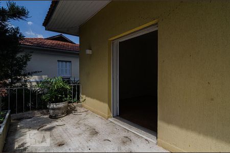 Casa à venda com 625m², 4 quartos e 5 vagas Casa à venda com 625m², 4 quartos e 5 vagasVaranda do quarto 2
