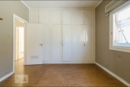 Casa à venda com 625m², 4 quartos e 5 vagas Casa à venda com 625m², 4 quartos e 5 vagasSuíte