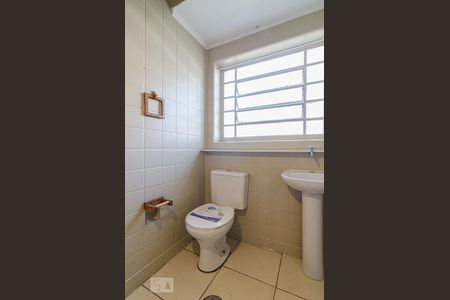 Casa à venda com 625m², 4 quartos e 5 vagas Casa à venda com 625m², 4 quartos e 5 vagasBanheiro da suíte