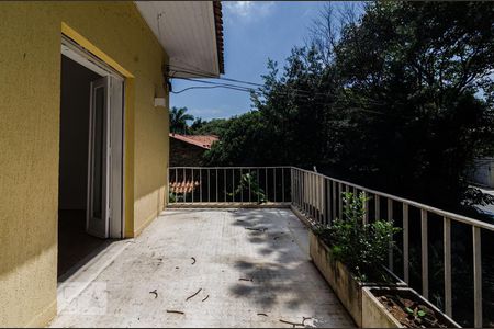 Casa à venda com 625m², 4 quartos e 5 vagas Casa à venda com 625m², 4 quartos e 5 vagasVaranda do quarto 1